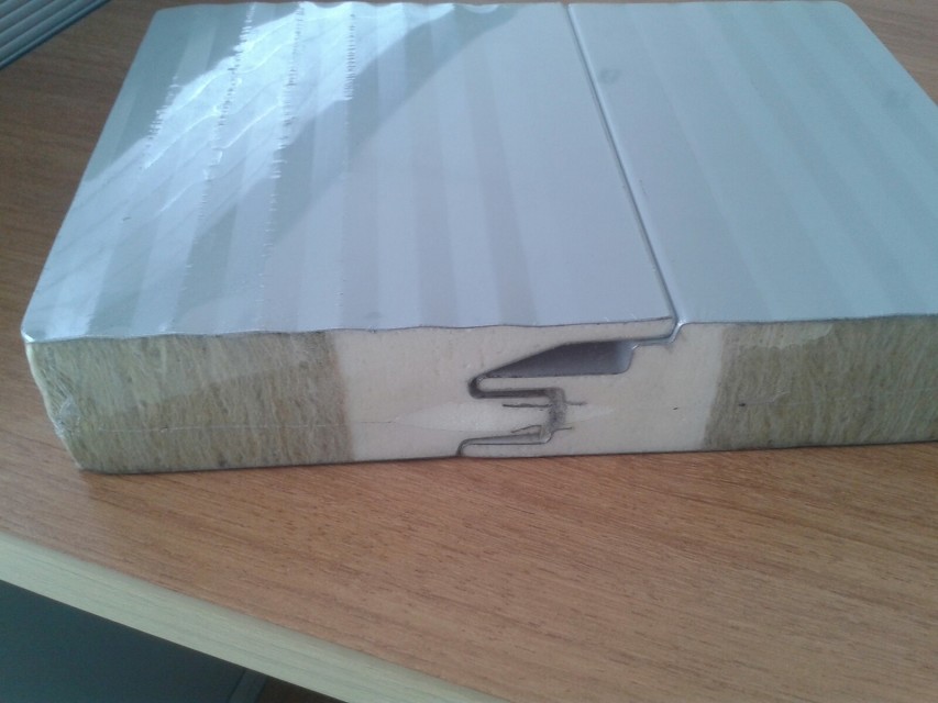 晉城鋼結構工程聚氨酯巖棉板的優勢在哪里？